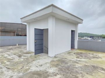 VENTA CASA NUEVA CON PISCINA EN PLAZA ASTURIAS SANTO DOMINGO