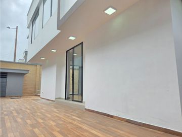 VENTA CASA NUEVA CON PISCINA EN PLAZA ASTURIAS SANTO DOMINGO