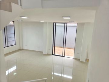 VENTA CASA NUEVA CON PISCINA EN PLAZA ASTURIAS SANTO DOMINGO
