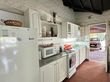 Casa en venta - 3 Dormitorios 2 Baños - Pilar