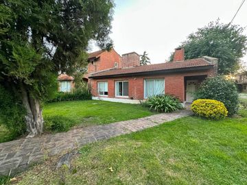 Casa en venta - 3 Dormitorios 2 Baños - Pilar