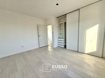 CASA A ESTRENAR CON AMARRA - VILA MARINA 2