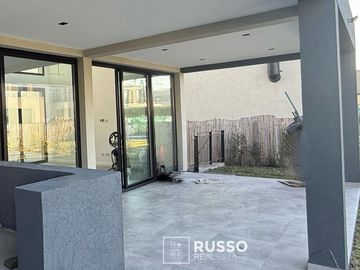 CASA A ESTRENAR CON AMARRA - VILA MARINA 2