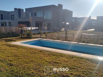 CASA A ESTRENAR CON AMARRA - VILA MARINA 2