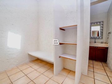 Casa con alberca en Venta en Colegios Cancún