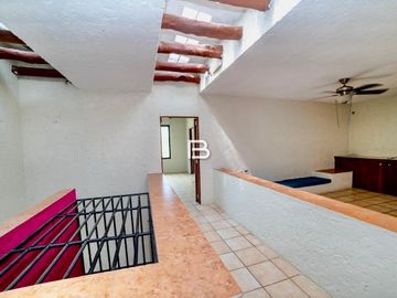 Casa con alberca en Venta en Colegios Cancún