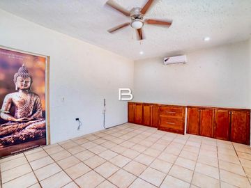 Casa con alberca en Venta en Colegios Cancún