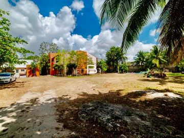 Casa con alberca en Venta en Colegios Cancún
