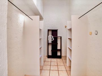 Casa con alberca en Venta en Colegios Cancún
