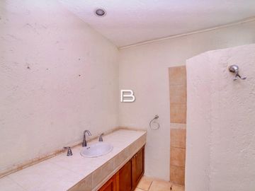 Casa con alberca en Venta en Colegios Cancún