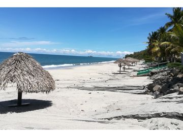 VENTA  APARTAMENTO AMOBLADO DE PLAYA EN BIJAO MLD