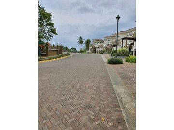 Venta de casa Area el canal Tucan Country Club Cocoli.