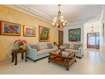 VENTA CASA CON PISCINA ESPECTACULAR LA LOMA HATO PINTADO NRR