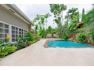 VENTA CASA CON PISCINA ESPECTACULAR LA LOMA HATO PINTADO NRR