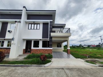 4 Bedrooms House & Lot For Sale in Buhay na Sapa, San Juan Batangas- EA