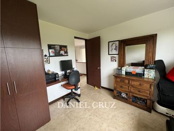 VENTA HERMOSA CASA DE TRES NIVELES EN VALLE DE ROBLEDO - POPAYN
