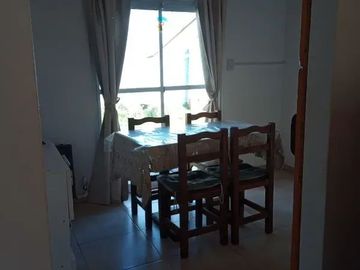Casa en alquiler temporario c/ cochera en Villa Duprat