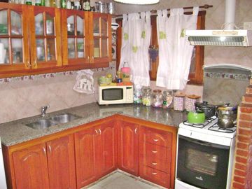 Casa en venta de 3 dormitorios c/ cochera en San Bernardo