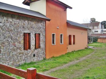 Casa en venta de 3 dormitorios c/ cochera en San Bernardo