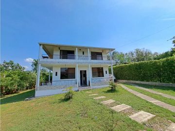En Venta Casa Campestre Lote 647 m2 San Joaquin, Conjunto Cerrado