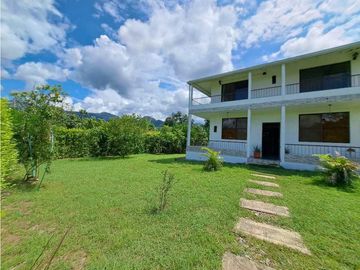 En Venta Casa Campestre Lote 647 m2 San Joaquin, Conjunto Cerrado