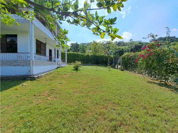 En Venta Casa Campestre Lote 647 m2 San Joaquin, Conjunto Cerrado