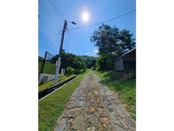 En Venta Casa Campestre Lote 647 m2 San Joaquin, Conjunto Cerrado