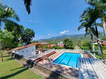 En Venta Casa Campestre Lote 647 m2 San Joaquin, Conjunto Cerrado