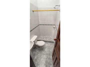 En Venta Casa Colonial con Local  160 m2 en Guaduas Cund.