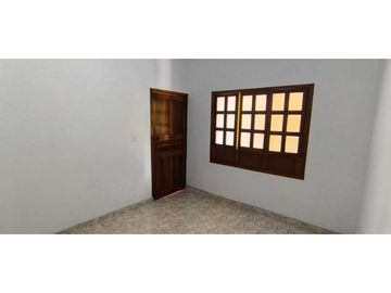 En Venta Casa Colonial con Local  160 m2 en Guaduas Cund.