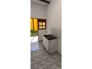 En Venta Casa Colonial con Local  160 m2 en Guaduas Cund.