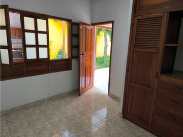 En Venta Casa Colonial con Local  160 m2 en Guaduas Cund.