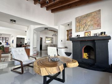 CASA DE UN SOLO NIVEL CON ALBERCA, VILLAS DEL MESON