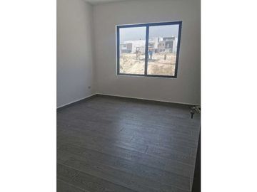 Casa en Venta en Cumbres Santoral de 4 habitaciones