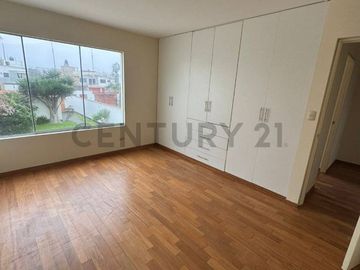 Vendo Casa de 3 pisos en las Brisas de Villa 300 m² – Chorrillos