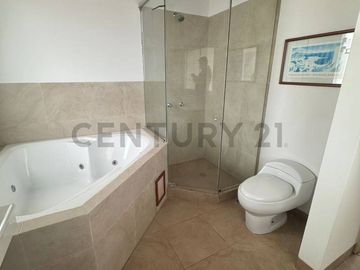 Vendo Casa de 3 pisos en las Brisas de Villa 300 m² – Chorrillos