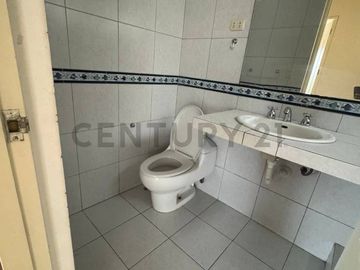 Vendo Casa de 3 pisos en las Brisas de Villa 300 m² – Chorrillos