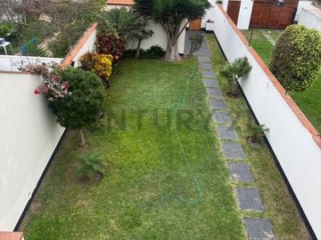 Vendo Casa de 3 pisos en las Brisas de Villa 300 m² – Chorrillos