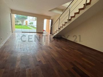 Vendo Casa de 3 pisos en las Brisas de Villa 300 m² – Chorrillos