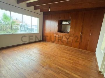 Vendo Casa de 3 pisos en las Brisas de Villa 300 m² – Chorrillos