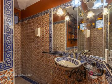 Casa 3 Leones Ajijic en Venta con vista al Lago de Chapala