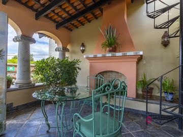 Casa 3 Leones Ajijic en Venta con vista al Lago de Chapala