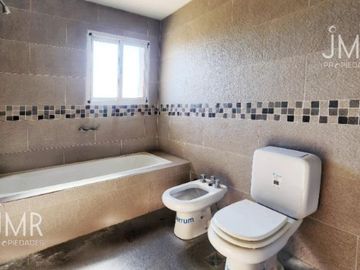 JMR Propiedades | Los Alcanfores | Casa en Venta | Apta Credito