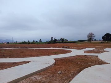 Terreno con titulo de propiedad y obras iniciadas