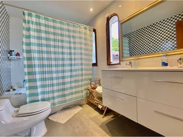Casa en venta Los Domínicos, 4 min colegio Wenlock