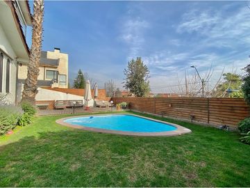 Casa en venta Los Domínicos, 4 min colegio Wenlock