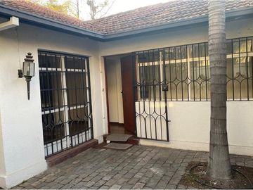 Casa en excelente sector, muy segura y acogedora.