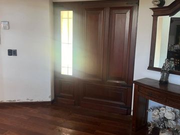 CASA EN VENTA PJE BENITO LYNCH 4700