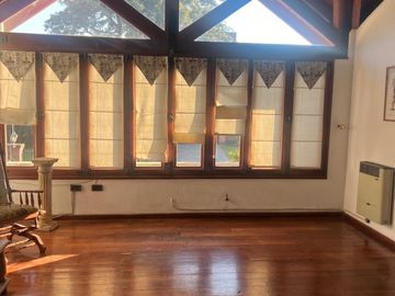 CASA EN VENTA PJE BENITO LYNCH 4700