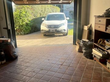 CASA EN VENTA PJE BENITO LYNCH 4700